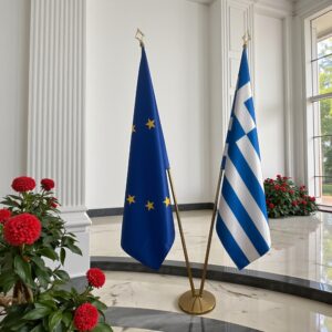 drapeau Grèce et UE sur pied