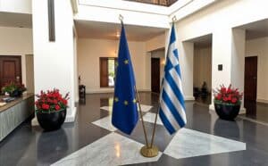 drapeau Grèce et UE sur pied