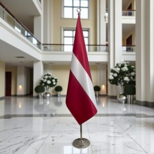 drapeau Lettonie avec socle