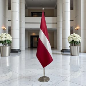 drapeau Lettonie sur hampe