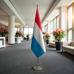 drapeau Luxembourg sur socle