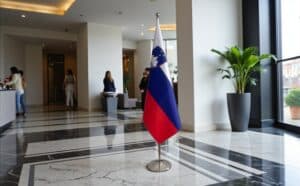 drapeau Slovenie avec socle