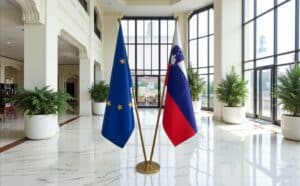 drapeau Slovenie avec hampe