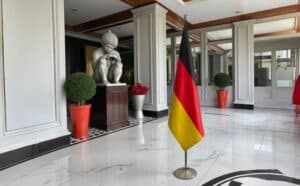 drapeau allemand avec socle