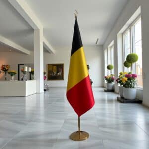 drapeau belge avec mat