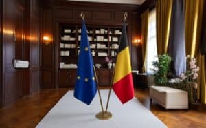 drapeau belge sur socle