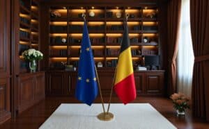 drapeau belge sur socle