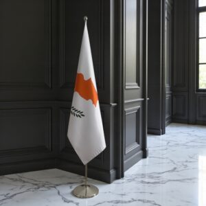 drapeau Chypre sur socle