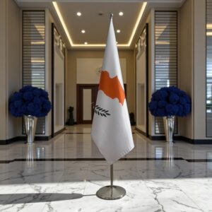 drapeau Chypre sur socle