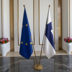 drapeau Finlande avec pied