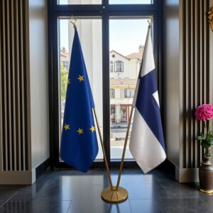 drapeau Finlande avec pied