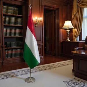 drapeau Hongrie sur socle