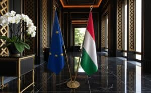 drapeau Hongrie avec support