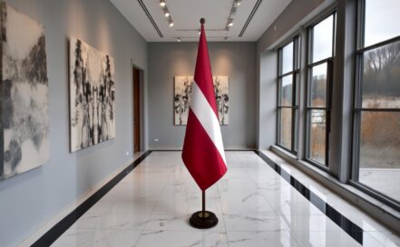 socle drapeau lettonie